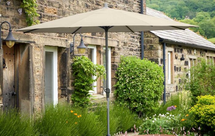 Platinum Riva 3.5m Champagne Round Parasol with 25kg Base  